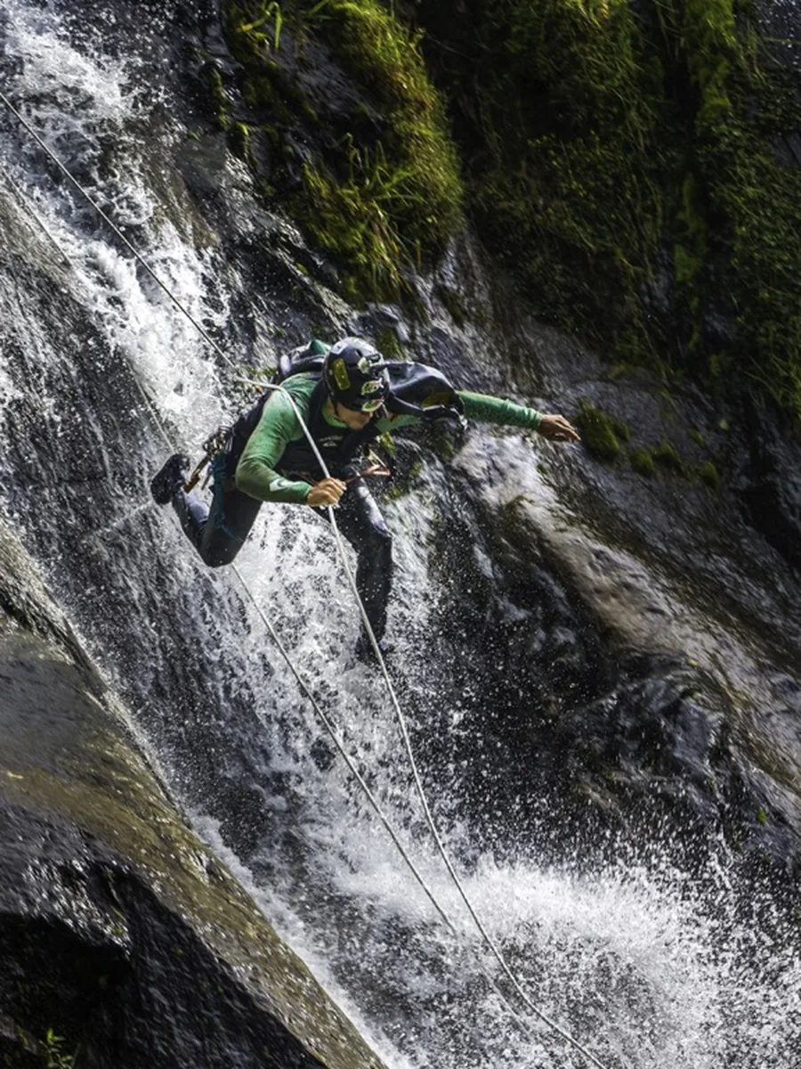 Descenso de cascada en Baños